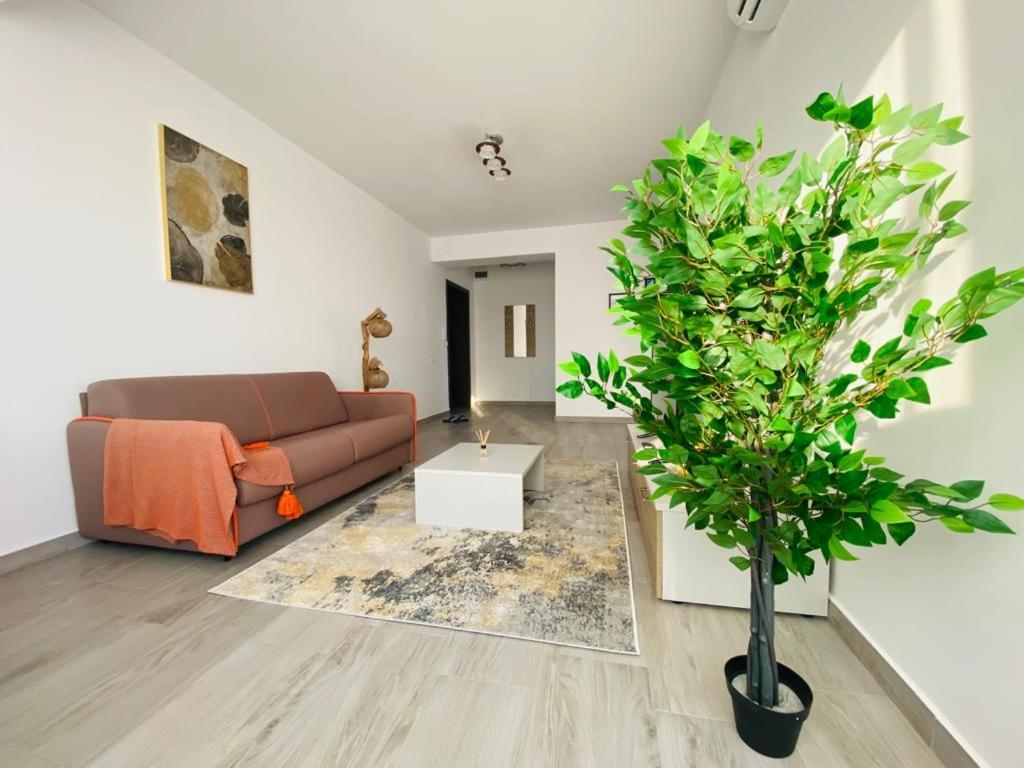 Soho Apartment - City View With Rooftop Garden Bukares Bagian luar foto