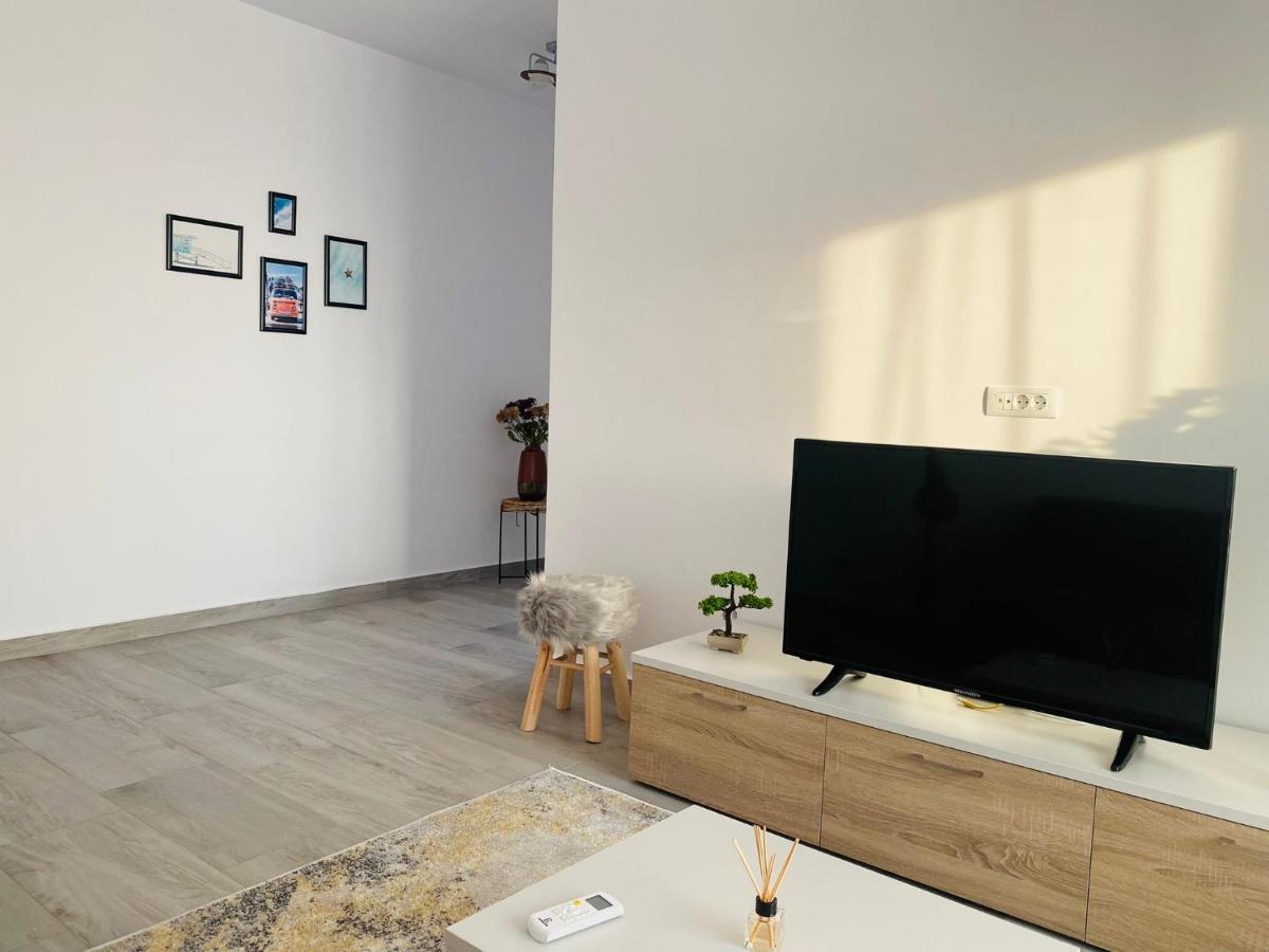 Soho Apartment - City View With Rooftop Garden Bukares Bagian luar foto