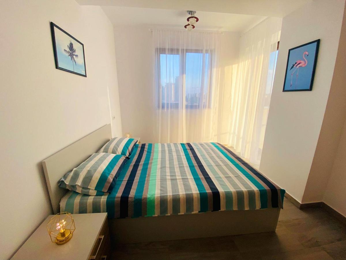 Soho Apartment - City View With Rooftop Garden Bukares Bagian luar foto