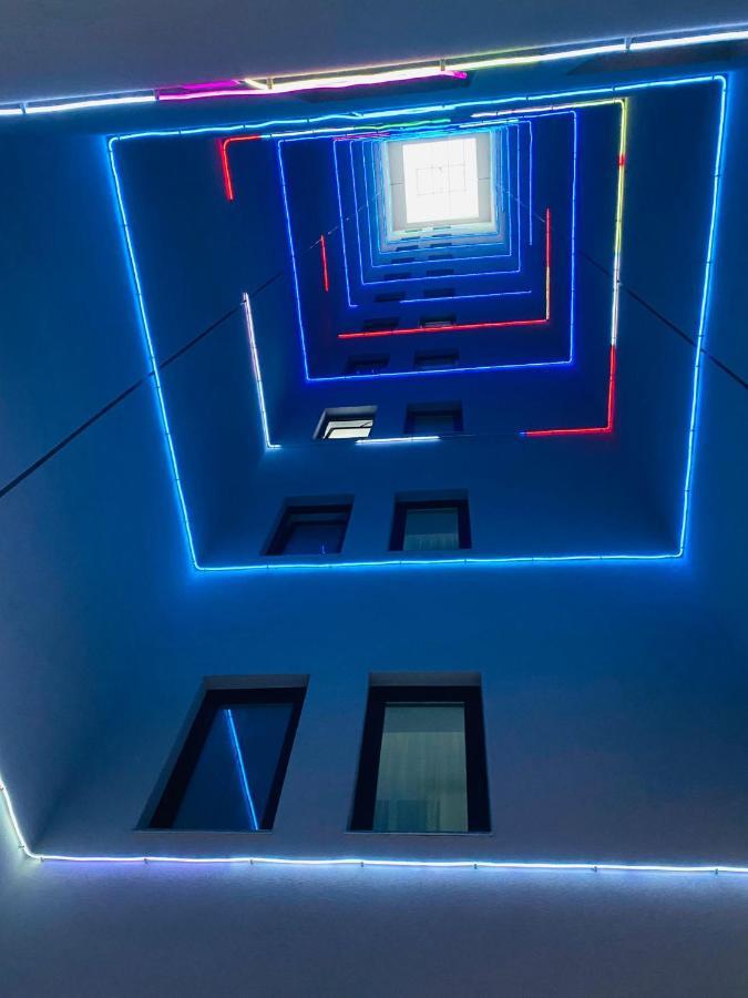 Soho Apartment - City View With Rooftop Garden Bukares Bagian luar foto