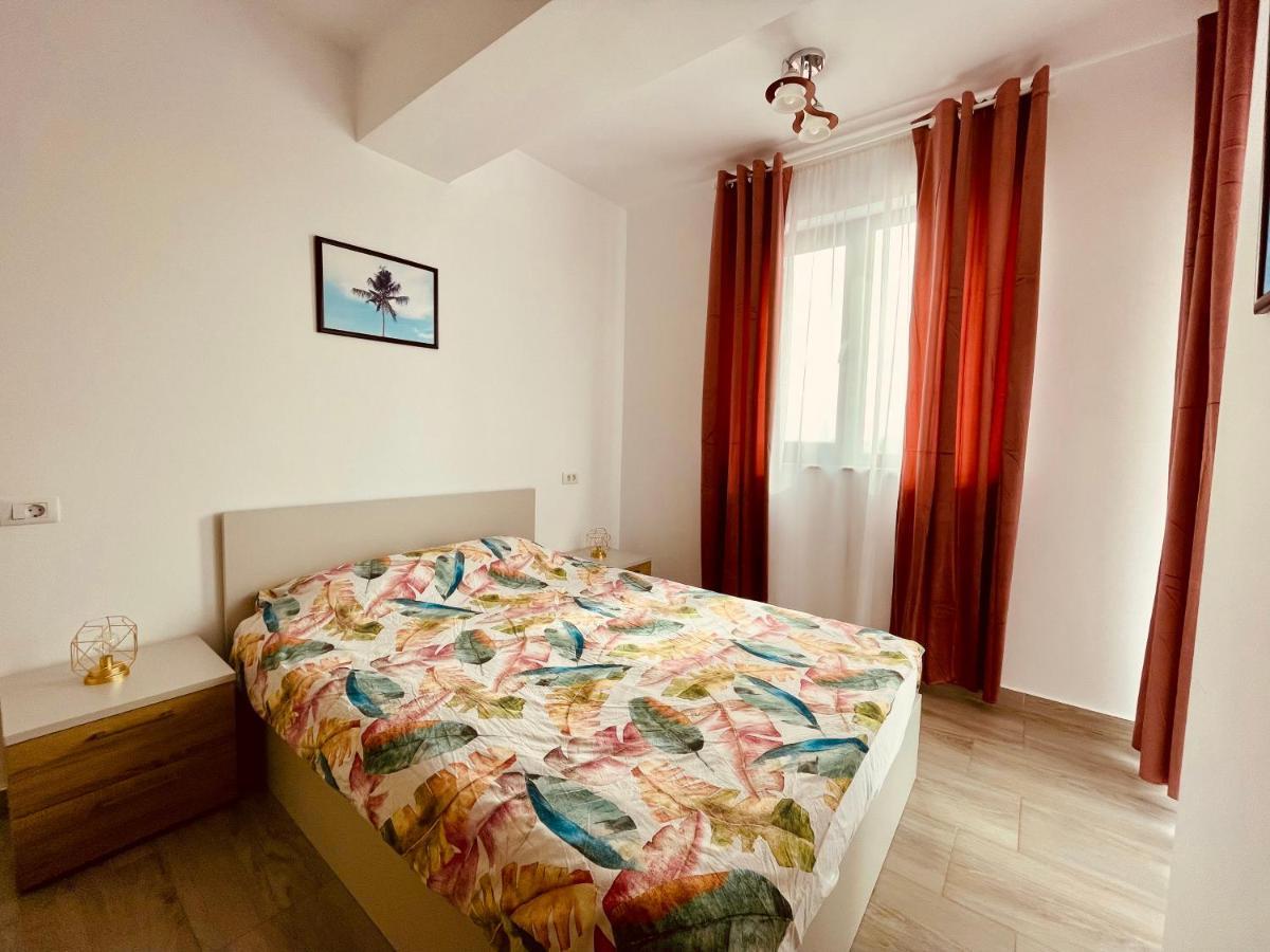Soho Apartment - City View With Rooftop Garden Bukares Bagian luar foto